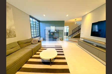Casa para alugar com 440m², 4 quartos e 3 vagasSala de TV