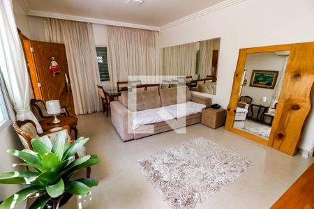 Sala de casa para alugar com 4 quartos, 200m² em Vila Suzana, São Paulo