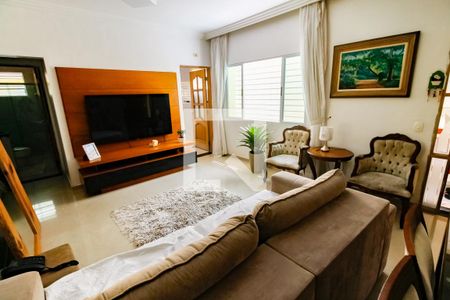 Sala de casa à venda com 4 quartos, 200m² em Vila Suzana, São Paulo