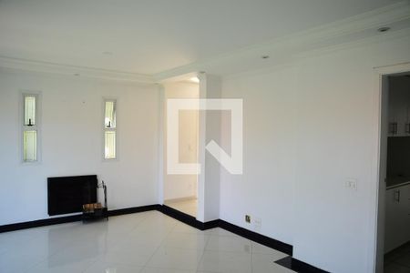 Casa de condomínio para alugar com 200m², 3 quartos e 3 vagasSala