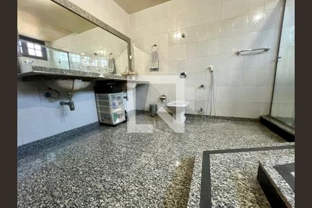 Banheiro da Suíte de casa para alugar com 5 quartos, 486m² em Santa Lúcia, Belo Horizonte