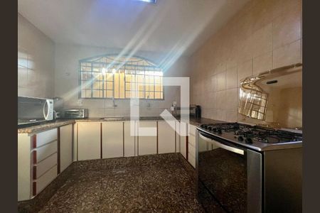 Casa para alugar com 486m², 5 quartos e 5 vagas Casa para alugar com 486m², 5 quartos e 5 vagasCozinha