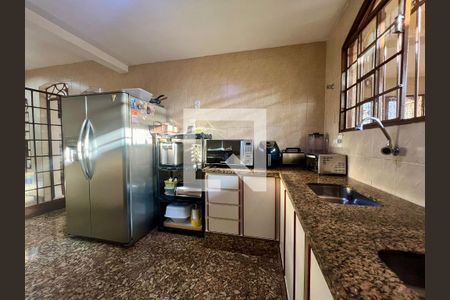 Casa para alugar com 486m², 5 quartos e 5 vagas Casa para alugar com 486m², 5 quartos e 5 vagasCozinha