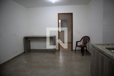 Sala e Cozinha de apartamento para alugar com 1 quarto, 36m² em Vila Leonor, São Paulo