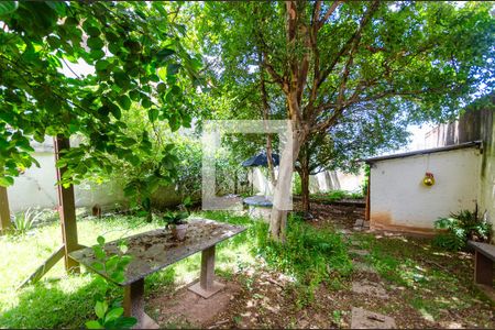 Casa à venda com 300m², 3 quartos e 2 vagas Casa à venda com 300m², 3 quartos e 2 vagasÁrea externa