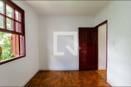 Casa à venda com 300m², 3 quartos e 2 vagas Casa à venda com 300m², 3 quartos e 2 vagasQuarto 3