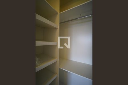 Closet da suíte  de apartamento para alugar com 3 quartos, 82m² em Parque Campolim, Sorocaba