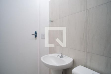 Banheiro de casa para alugar com 2 quartos, 65m² em Jardim Piratininga, São Paulo