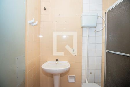 Banheiro de apartamento à venda com 1 quarto, 45m² em Rubem Berta, Porto Alegre