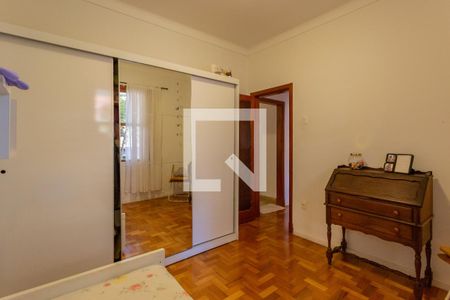 Quarto 1 de casa à venda com 3 quartos, 225m² em Santo Antônio, Belo Horizonte
