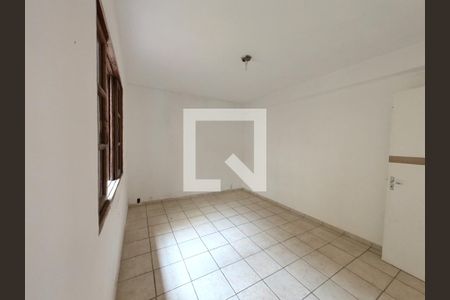 Quarto 1 de casa para alugar com 2 quartos, 100m² em Vila Iorio, São Paulo