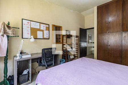 Dormitório de casa à venda com 3 quartos, 230m² em Boa Vista, Porto Alegre