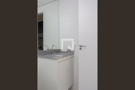 Banheiro de kitnet/studio para alugar com 1 quarto, 25m² em Butantã, São Paulo