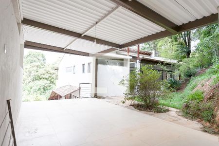 Casa de condomínio à venda com 350m², 3 quartos e 6 vagas Casa de condomínio à venda com 350m², 3 quartos e 6 vagasQuintal