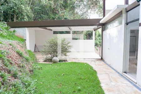 Casa de condomínio à venda com 350m², 3 quartos e 6 vagas Casa de condomínio à venda com 350m², 3 quartos e 6 vagasQuintal