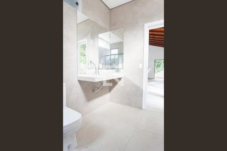 Casa de condomínio à venda com 350m², 3 quartos e 6 vagas Casa de condomínio à venda com 350m², 3 quartos e 6 vagasBanheiro Área externa