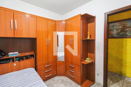 Casa à venda com 288m², 3 quartos e 4 vagas Casa à venda com 288m², 3 quartos e 4 vagasQuarto 2