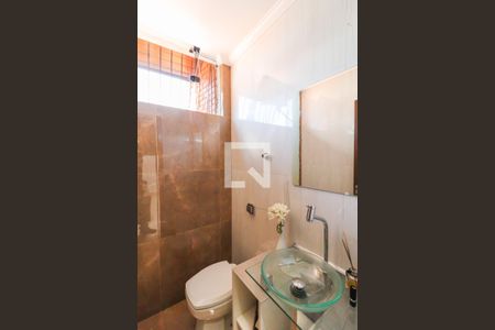 Casa à venda com 288m², 3 quartos e 4 vagas Casa à venda com 288m², 3 quartos e 4 vagasLavabo