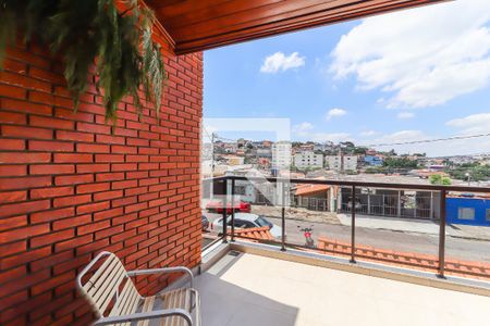 Casa à venda com 288m², 3 quartos e 4 vagas Casa à venda com 288m², 3 quartos e 4 vagasSacada