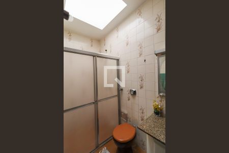 Casa à venda com 288m², 3 quartos e 4 vagas Casa à venda com 288m², 3 quartos e 4 vagasBanheiro