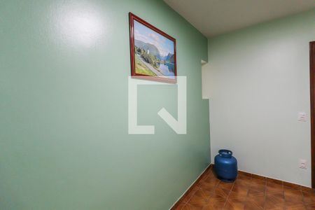 Casa à venda com 288m², 3 quartos e 4 vagas Casa à venda com 288m², 3 quartos e 4 vagasEscritório