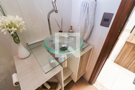 Casa à venda com 288m², 3 quartos e 4 vagas Casa à venda com 288m², 3 quartos e 4 vagasLavabo