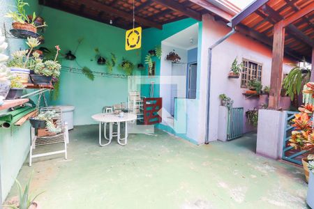 Casa à venda com 288m², 3 quartos e 4 vagas Casa à venda com 288m², 3 quartos e 4 vagasQuintal