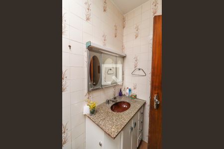 Casa à venda com 288m², 3 quartos e 4 vagas Casa à venda com 288m², 3 quartos e 4 vagasBanheiro