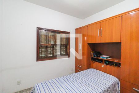 Casa à venda com 288m², 3 quartos e 4 vagas Casa à venda com 288m², 3 quartos e 4 vagasQuarto 2