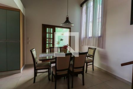 Sala de casa à venda com 3 quartos, 288m² em Jardim do Lago, Jundiaí