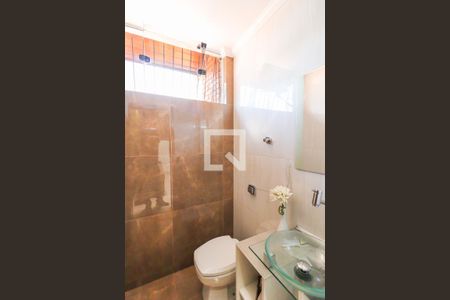 Casa à venda com 288m², 3 quartos e 4 vagas Casa à venda com 288m², 3 quartos e 4 vagasLavabo