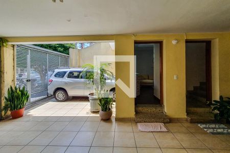 garagem entrada de casa à venda com 7 quartos, 263m² em Ipiranga, São Paulo