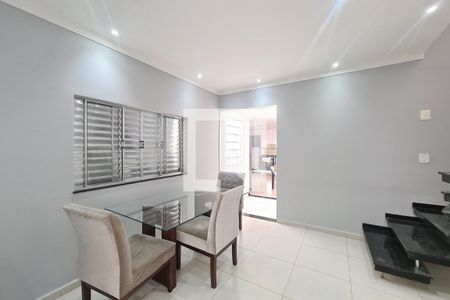 Sala de casa à venda com 4 quartos, 200m² em Vila Antonieta, São Paulo