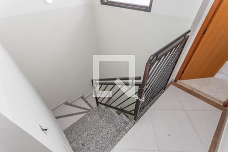 Escadas de apartamento para alugar com 1 quarto, 44m² em Vila Marte, São Paulo