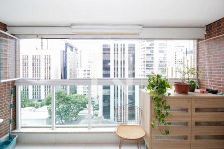 Varanda da Sala de kitnet/studio à venda com 1 quarto, 37m² em Itaim Bibi, São Paulo