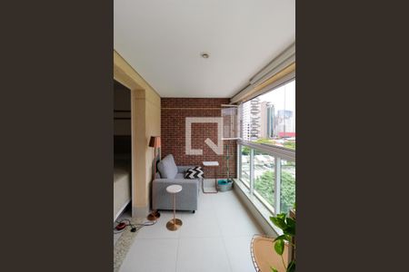 Varanda da Sala de kitnet/studio à venda com 1 quarto, 37m² em Itaim Bibi, São Paulo