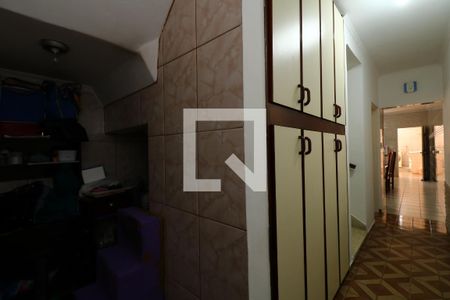 Corredor térreo de casa à venda com 3 quartos, 162m² em Jardim Santo Alberto, Santo André