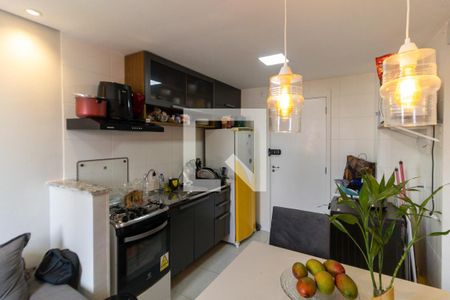 Sala e cozinha de apartamento à venda com 2 quartos, 32m² em Cambuci, São Paulo