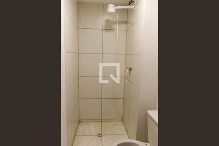 Banheiro de apartamento para alugar com 1 quarto, 26m² em Bonfim, Osasco