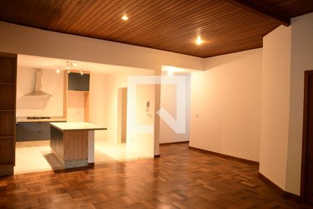 Sala de casa de condomínio para alugar com 3 quartos, 200m² em Paisagem Renoir, Cotia