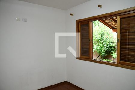 Quarto 1  de casa de condomínio para alugar com 3 quartos, 200m² em Paisagem Renoir, Cotia