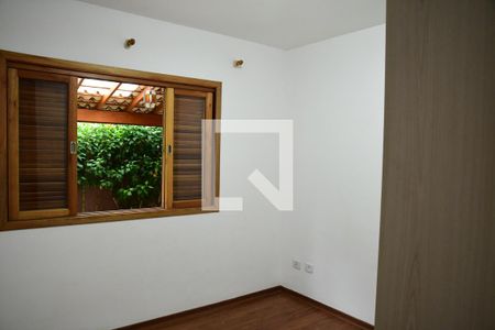 Quarto 1  de casa de condomínio para alugar com 3 quartos, 200m² em Paisagem Renoir, Cotia