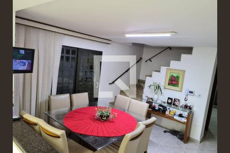 Casa para alugar com 4 quartos, 210m² em Jardim das Flores, Osasco