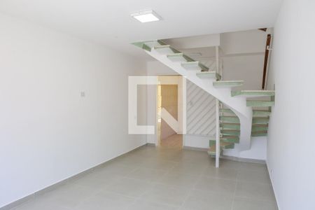 Casa para alugar com 128m², 2 quartos e 2 vagasSala