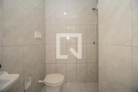 Banheiro de apartamento para alugar com 1 quarto, 28m² em Jardim Dona Leopoldina, Porto Alegre