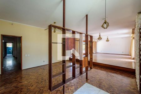 Sala de casa à venda com 3 quartos, 318m² em Teresópolis, Porto Alegre