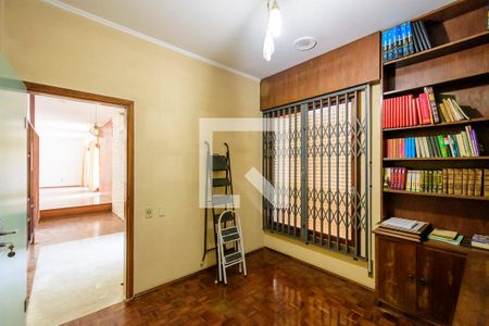 Escritório de casa à venda com 3 quartos, 318m² em Teresópolis, Porto Alegre