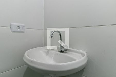 Banheiro de kitnet/studio para alugar com 1 quarto, 25m² em Vila Lais, São Paulo