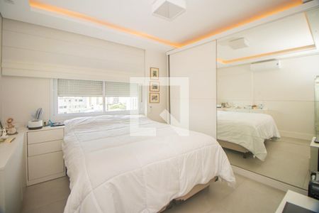 Suíte de apartamento para alugar com 2 quartos, 70m² em Passo da Areia, Porto Alegre