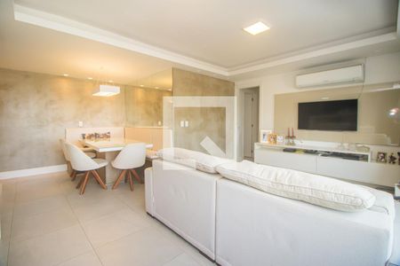 Sala de apartamento para alugar com 2 quartos, 70m² em Passo da Areia, Porto Alegre
